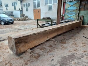 Poutre chêne scierie, L 8m, S 55x55cm, grande dimension, restauration charpente, château, bateau, moulin, maison bois